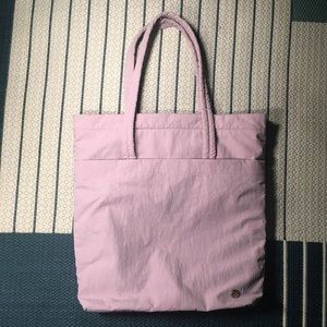 Lululemon On My Level Tote 12L